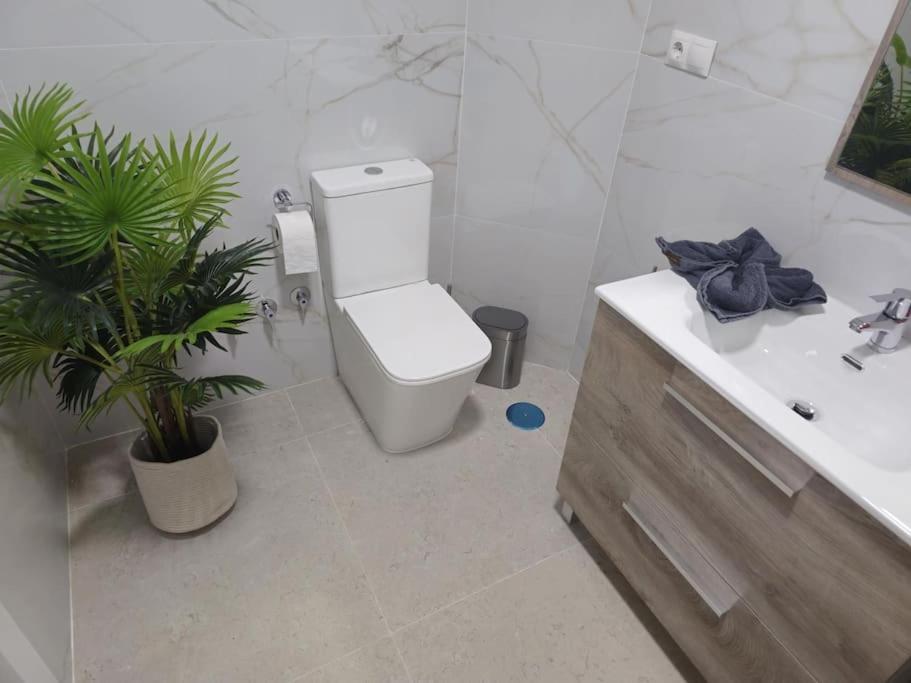 Tao City Center Apartment With Fee Wifi And Air Con By Namaste Elite Torremolinos Extérieur photo