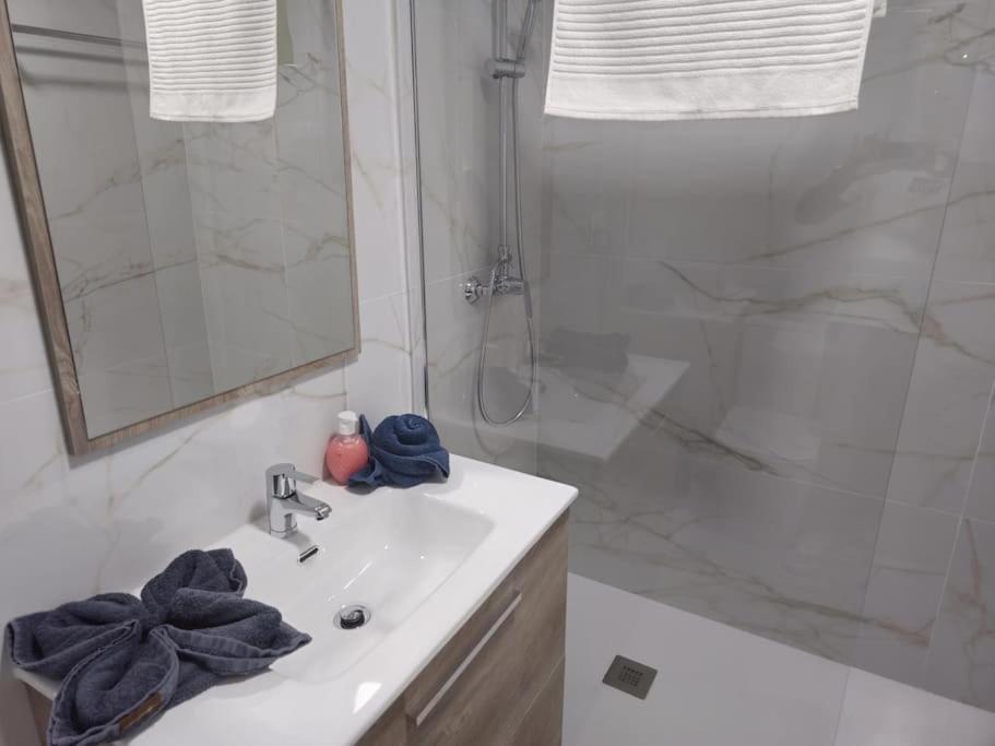 Tao City Center Apartment With Fee Wifi And Air Con By Namaste Elite Torremolinos Extérieur photo
