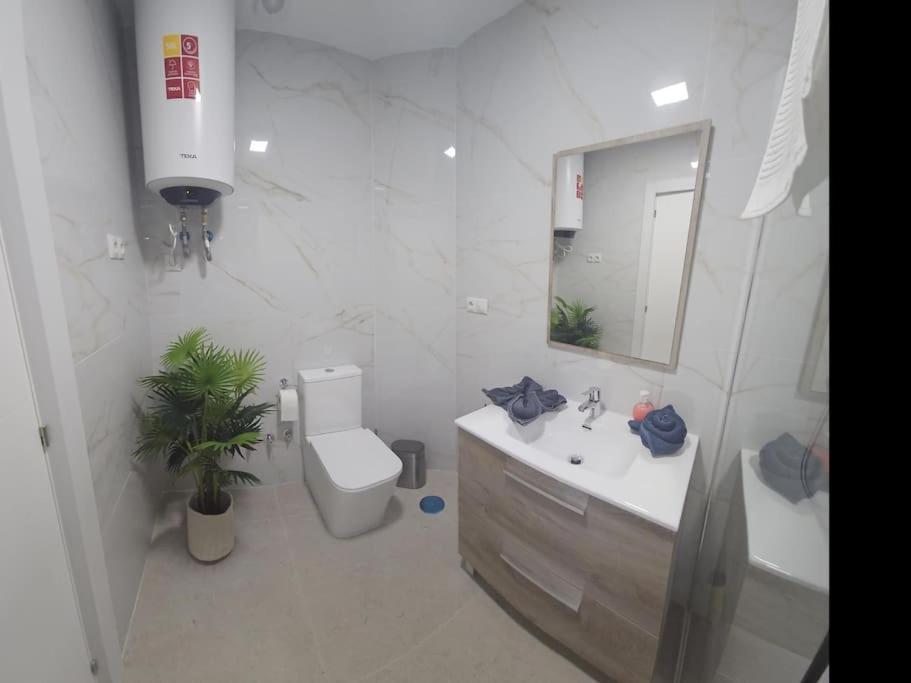 Tao City Center Apartment With Fee Wifi And Air Con By Namaste Elite Torremolinos Extérieur photo