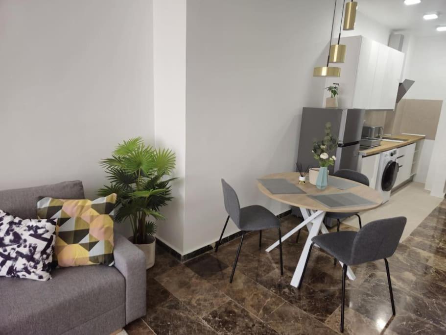 Tao City Center Apartment With Fee Wifi And Air Con By Namaste Elite Torremolinos Extérieur photo